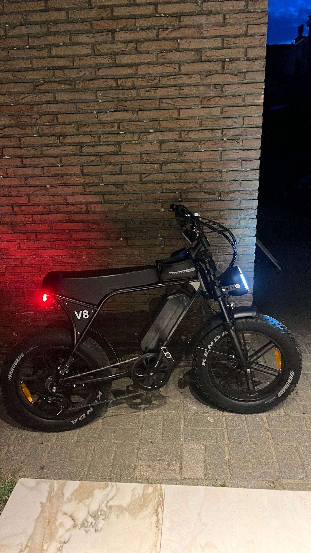 V8, Ophalen, Gebruikt