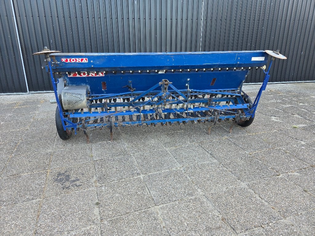 semoir avec bac à graines, Articles professionnels, Agriculture | Outils, Enlèvement, Cultures, Semer, Planter ou Lever
