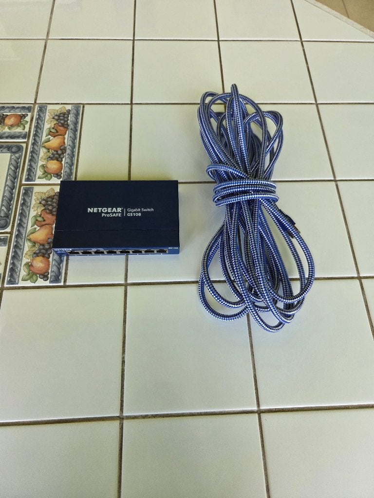 Netgear ProSAFE Gigabit Switch GS108 + câble réseau, Informatique & Logiciels, Enlèvement, Comme neuf