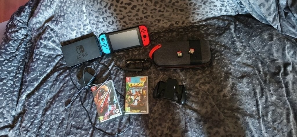 Nintendo Switch met 4 spellen en toebehoren, Ophalen, Met games, Met 2 controllers, Zo goed als nieuw