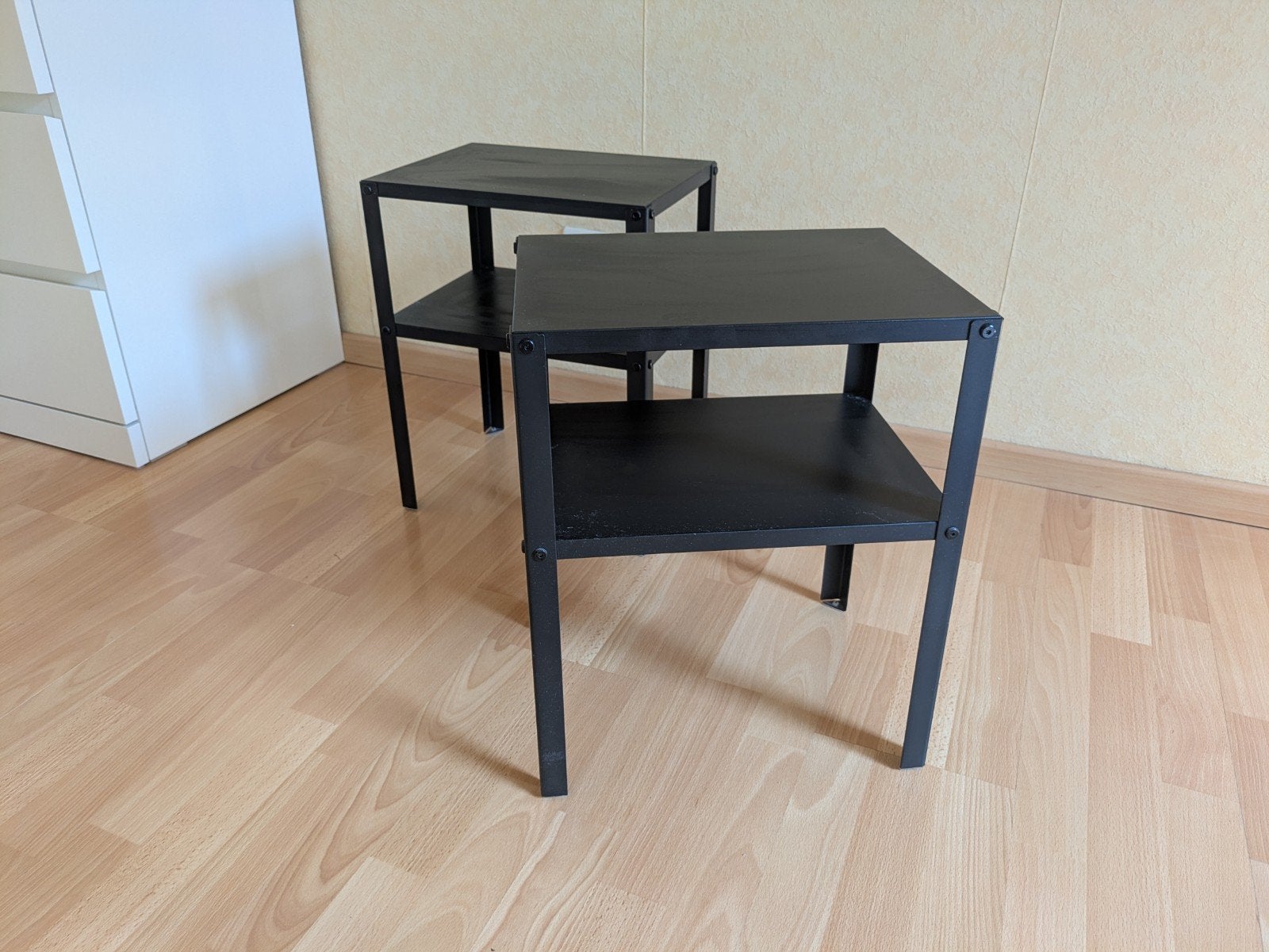 2x table de nuit Ikea Knarrevik 42x34cm - 5€ pièce, Moins de 55 cm, Comme neuf, Moins de 45 cm, Enlèvement
