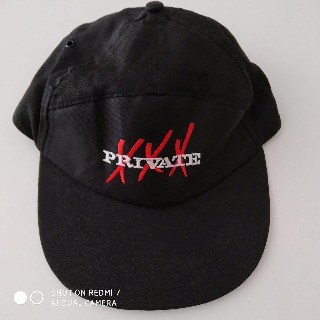 PRIVATE XXX collectorpet - nieuw., Kleding | Dames, Hoeden en Petten, Ophalen of Verzenden, Nieuw, One size fits all, Pet