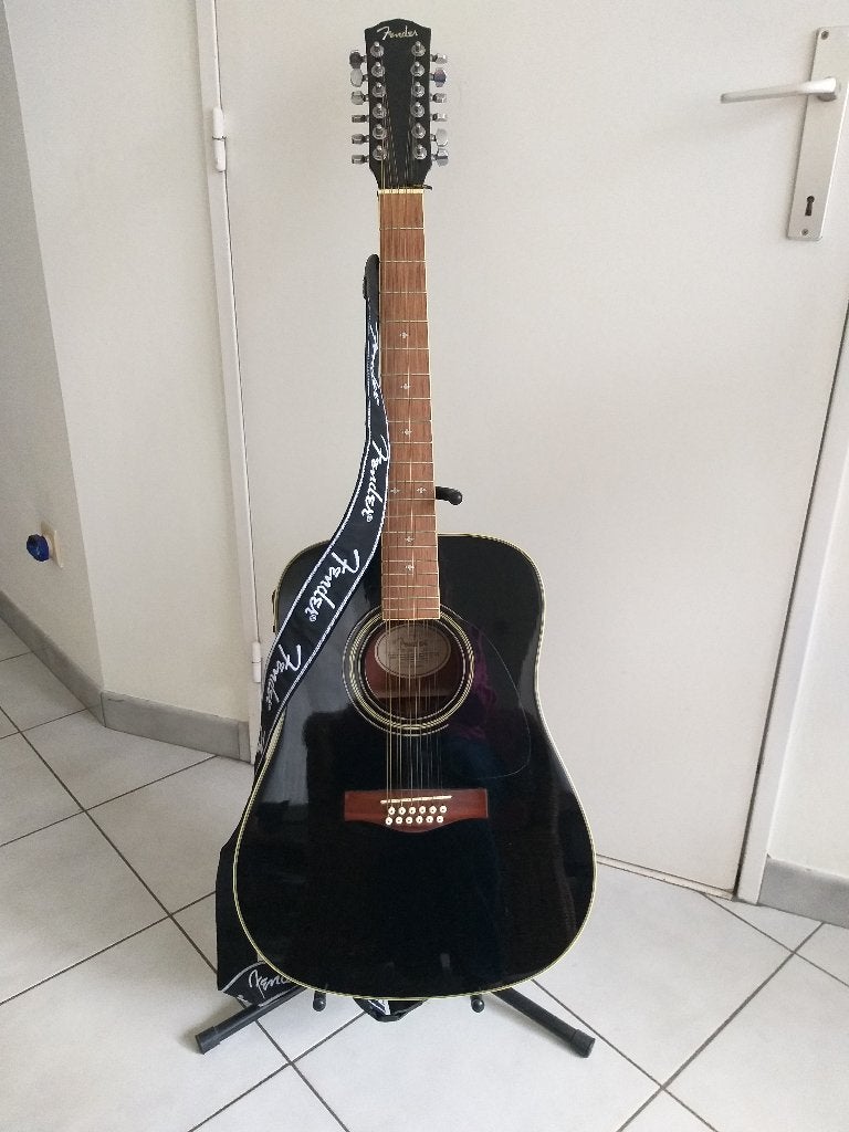Fender DC-16E-12 BLK akoestische gitaar met toebehoren, Musique & Instruments, Instruments à corde | Guitares | Acoustiques, Enlèvement