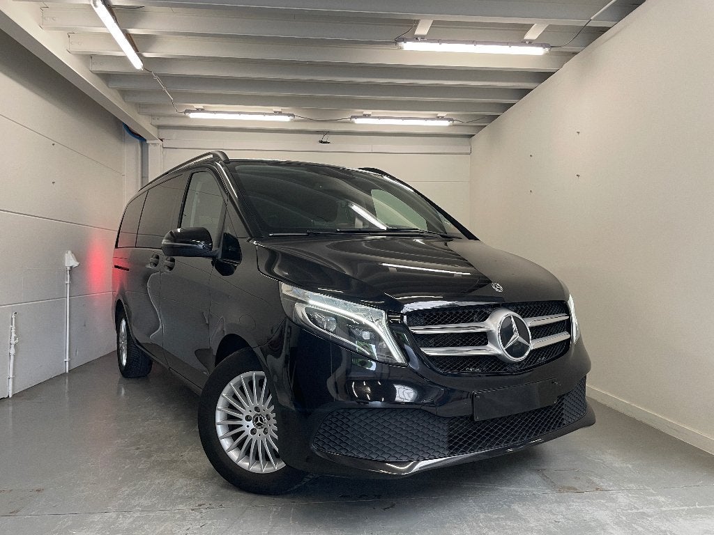 Mercedes-Benz - V220d - 5 plaatsen lichte vracht, Auto's, Automaat, Achterwielaandrijving, 4 cilinders, Zwart