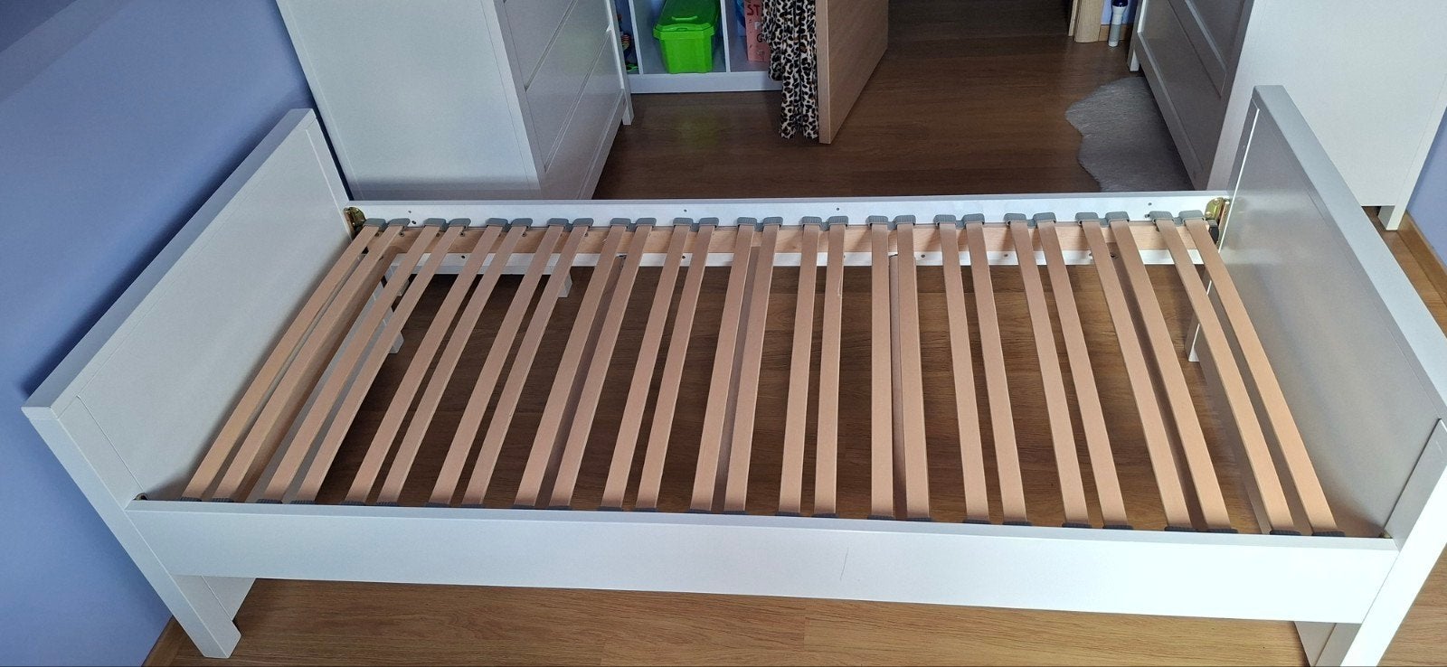 Stevig wit bedframe  van het merk bopita met lattenbodem, Ophalen