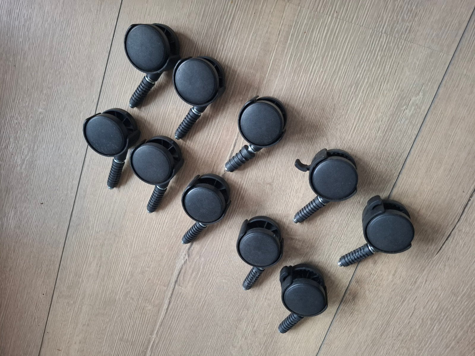 Set van 27 zwenkwielen, Doe-het-zelf en Bouw, Ophalen of Verzenden, Zo goed als nieuw