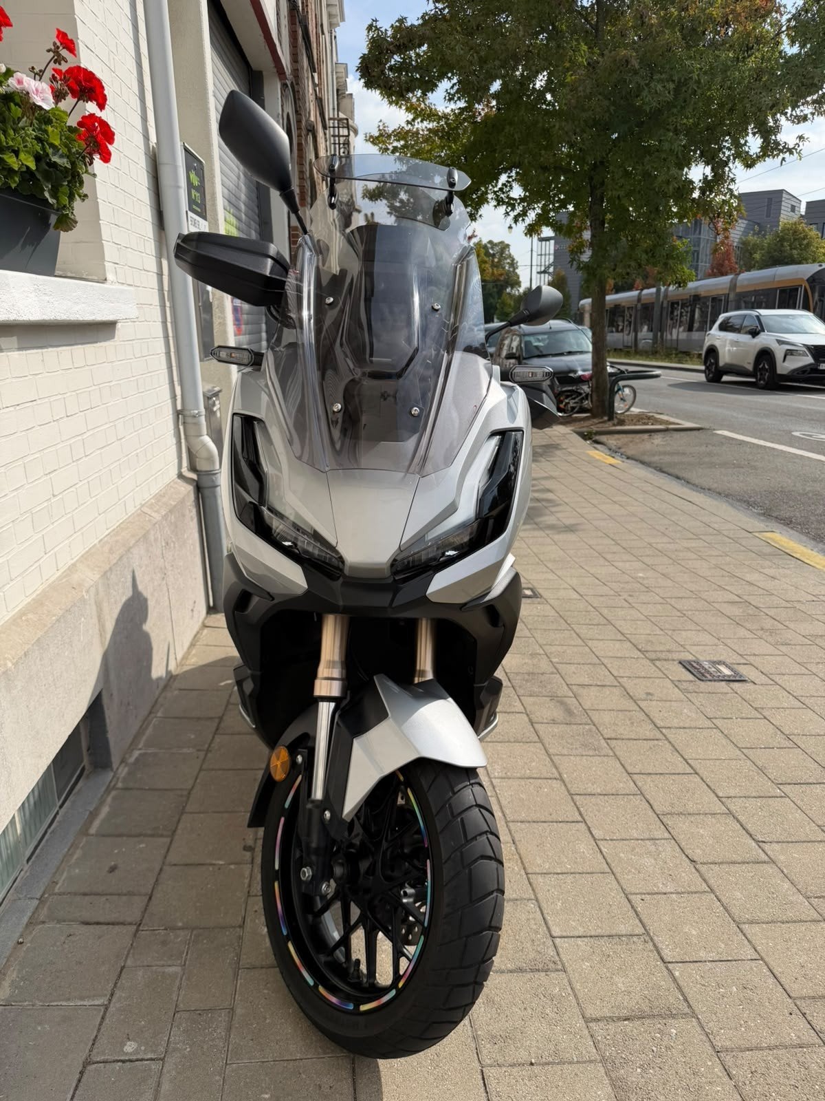 Honda Adv 350, Motoren, Particulier