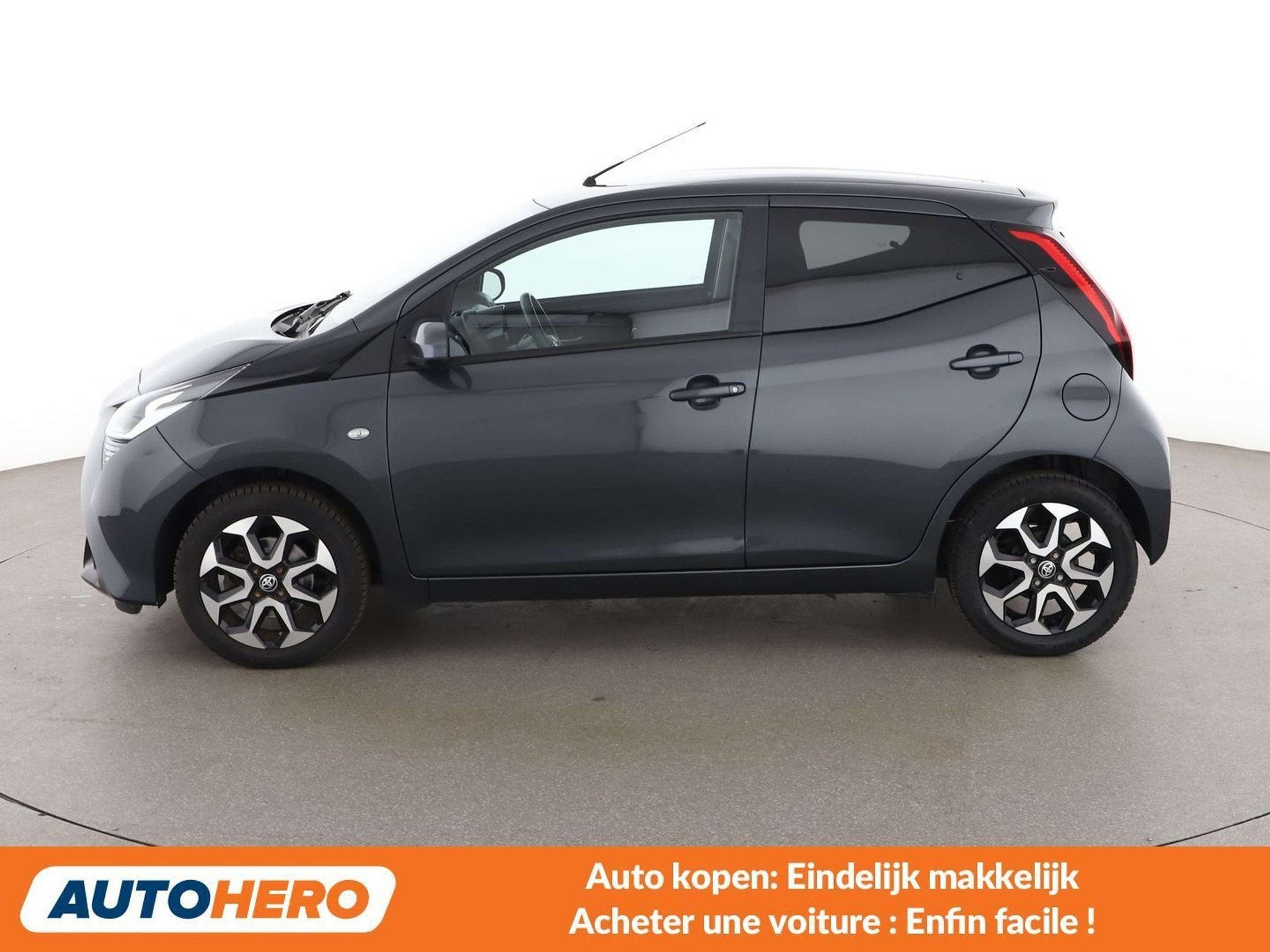 Toyota Aygo 1.0 VVT-i X-Play (bj 2021, automaat), Auto's, Toyota, 4 zetels, Stof, Gebruikt, 72 pk