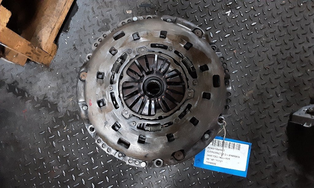 VLIEGWIEL DUBBELE MASSA Ford Transit (4C117563AF), Gebruikt, Mevr. I. Hauben, Ford, Rue de l'Espoir 34 34
4030  GRIVEGNÉE, BE