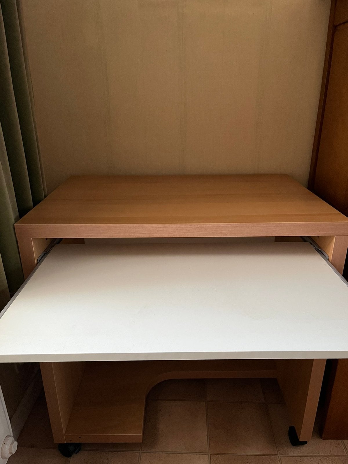 Uitschuifbare computertafel 10eu, Ophalen, Zo goed als nieuw