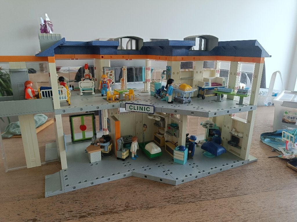 Playmobil 4404 groot ziekenhuis en toebehoren, Kinderen en Baby's, Speelgoed | Playmobil, Ophalen, Gebruikt