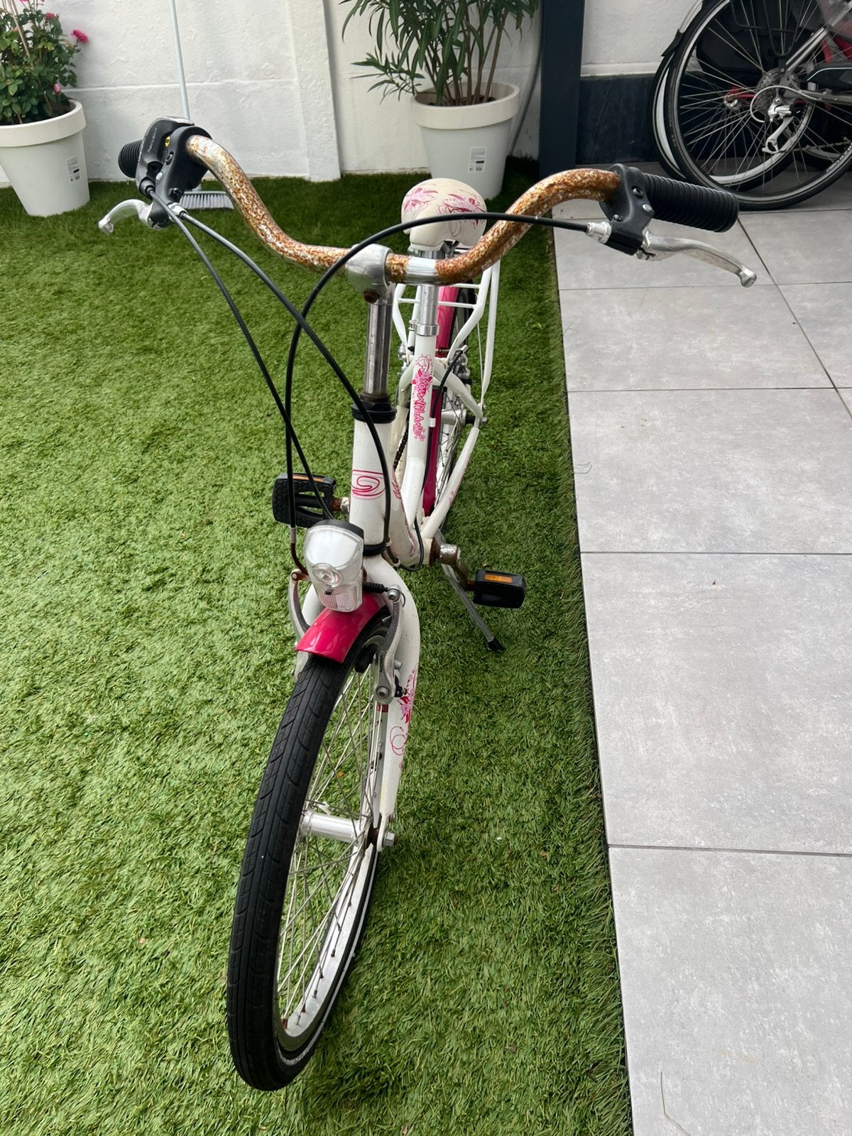 Fiets en step te koop 20 euro, Fietsen en Brommers, Fietsen | Meisjes, Ophalen, Gebruikt