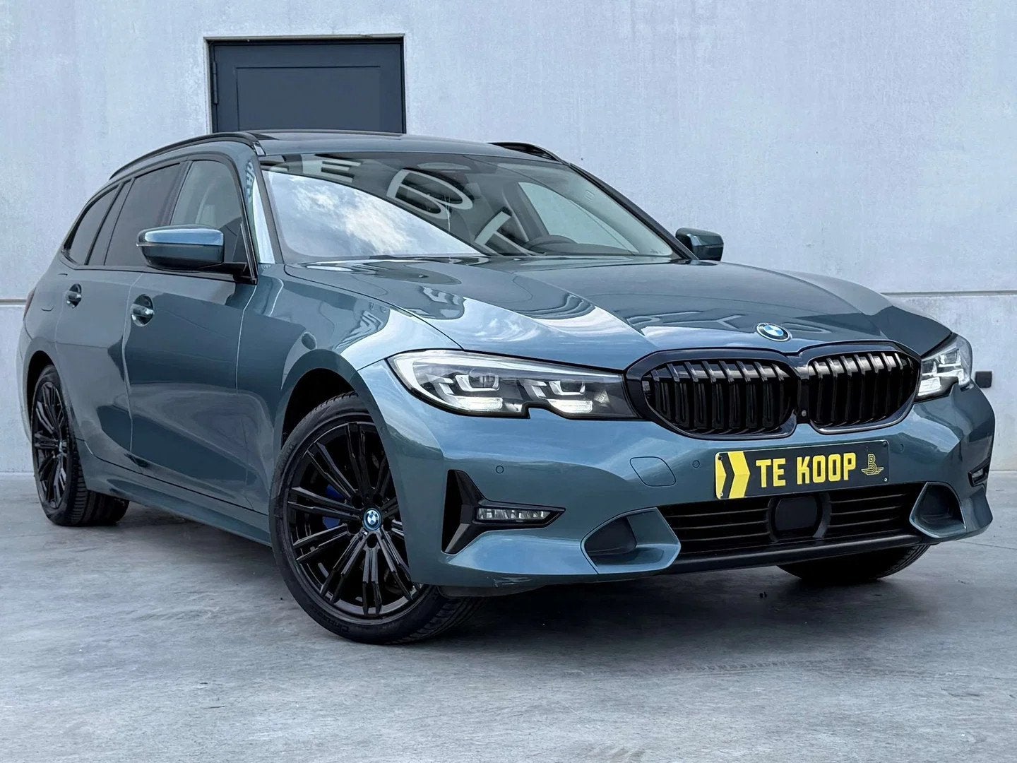 BMW 3 Serie 330 *Touring*PHEV*Pano*HarmanKardon*ACC*360*Tr, Automaat, Euro 6, 4 cilinders, Leder