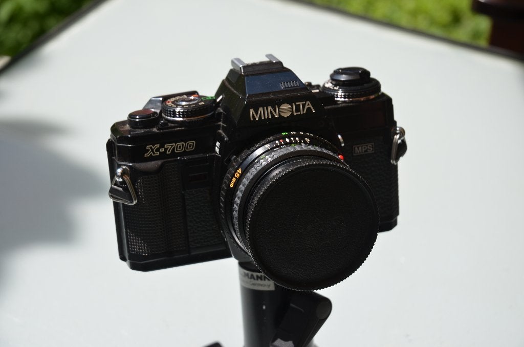 Minolta X-700 MPS noir — Rokkor 45 mm f/2 Pancake, TV, Hi-fi & Vidéo, Enlèvement ou Envoi, Utilisé, Reflex miroir, Minolta