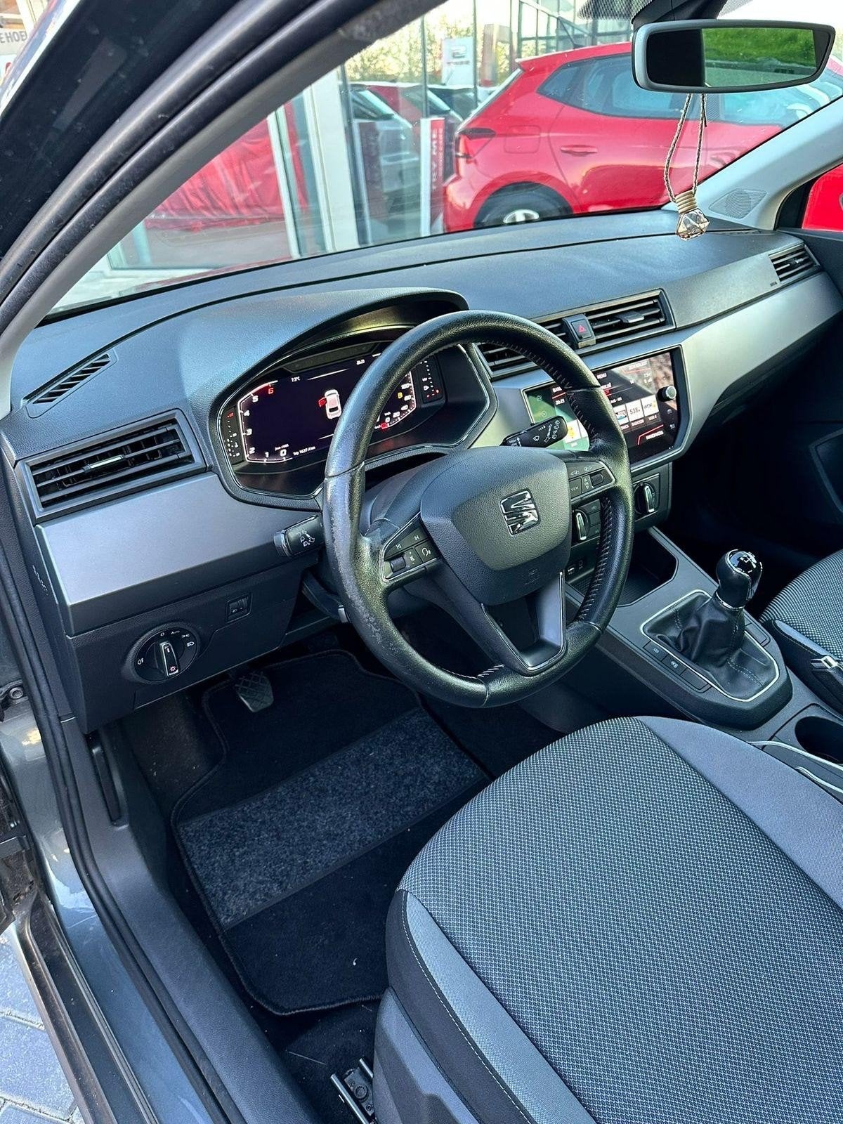 seat ibiza 1.6 td van bouwjaar 2018 euro 6 met 110000 op de, Auto's, Stof, Ibiza, Diesel, 5 deurs