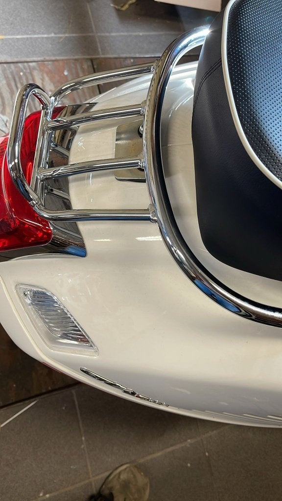 Porte-bagages arrière Vespa GTS/GT/GTV, Motos, Enlèvement ou Envoi, Neuf