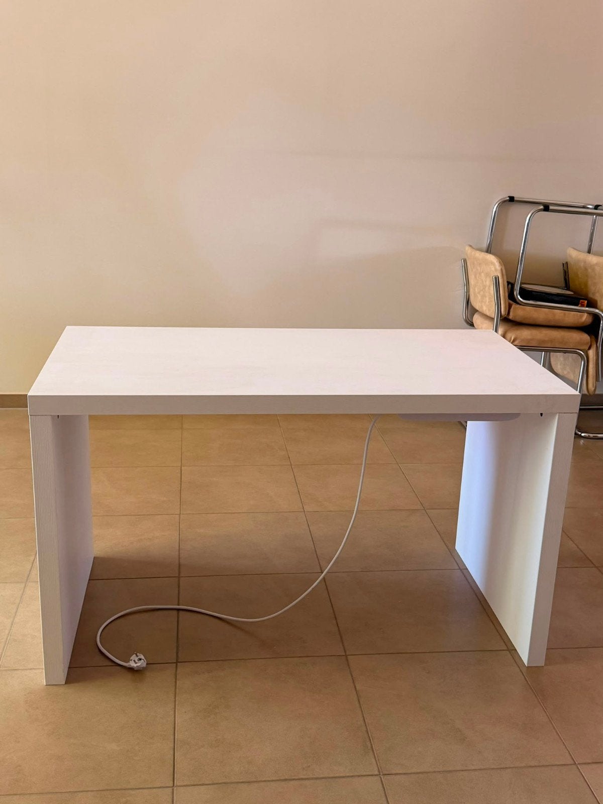 Bureau Cloud wit, Ophalen