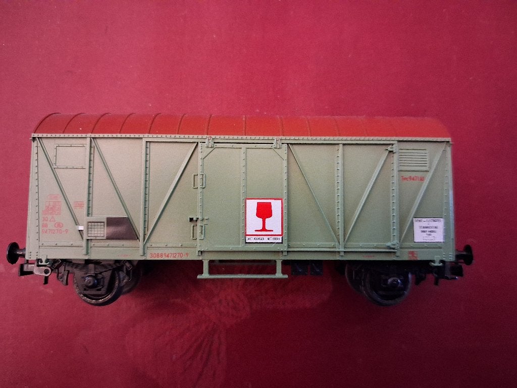 50 euro voor 9 goederen wagons + 1 laadbak, Analogique, Wagon, Comme neuf, Enlèvement