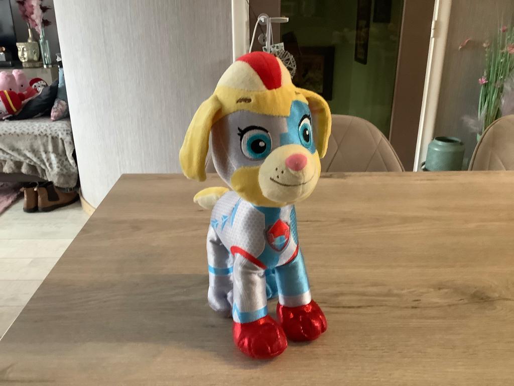 Paw Patrol Skye pluche character (30 cm), Kinderen en Baby's, Overige merken, Zo goed als nieuw, Middelgroot (20 tot 80 cm), Meerkleurig