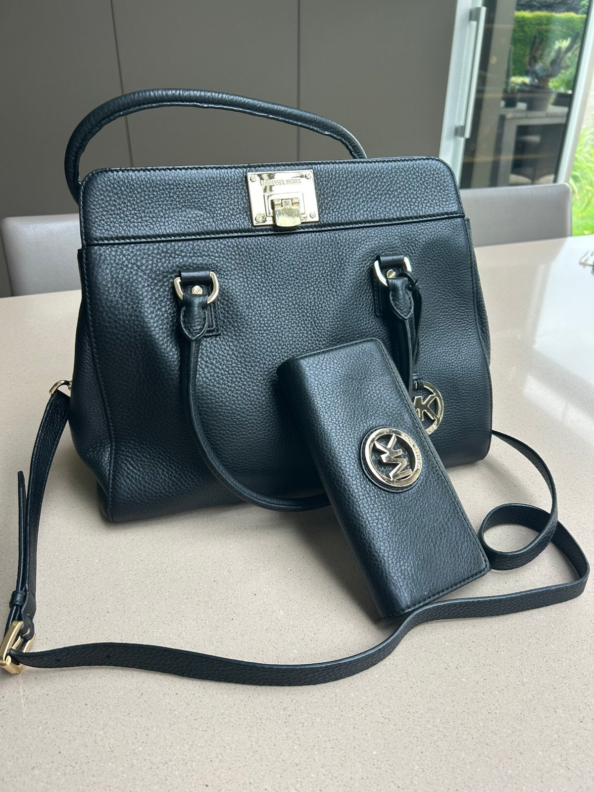 Ensemble sac à main et portefeuille Michael Kors à vendre., Enlèvement, Comme neuf, Sac à main