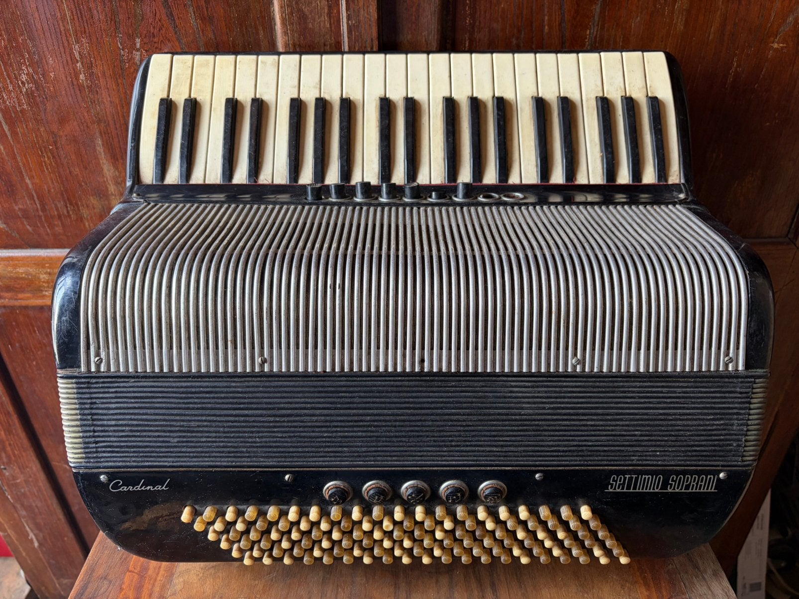 Accordéon en bon état pour son âge., Musique & Instruments, Enlèvement ou Envoi, Utilisé, Accordéon à touches