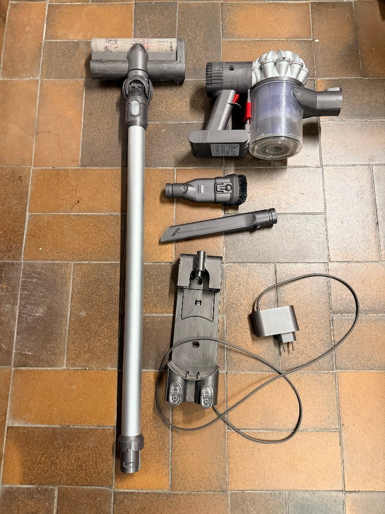 Aspirateur Dyson DC62, Electroménager, Réservoir, Aspirateur balai, Enlèvement, Moins de 1 200 watts
