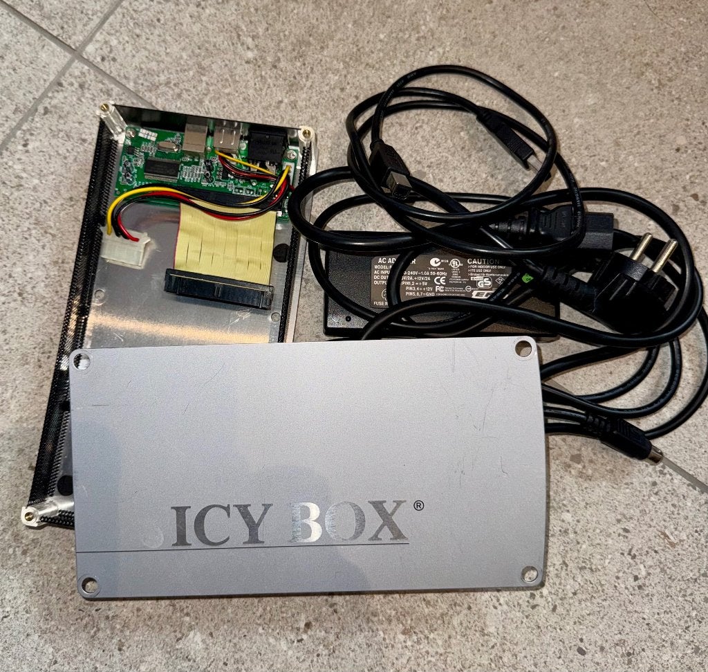 IcyBox, Ophalen