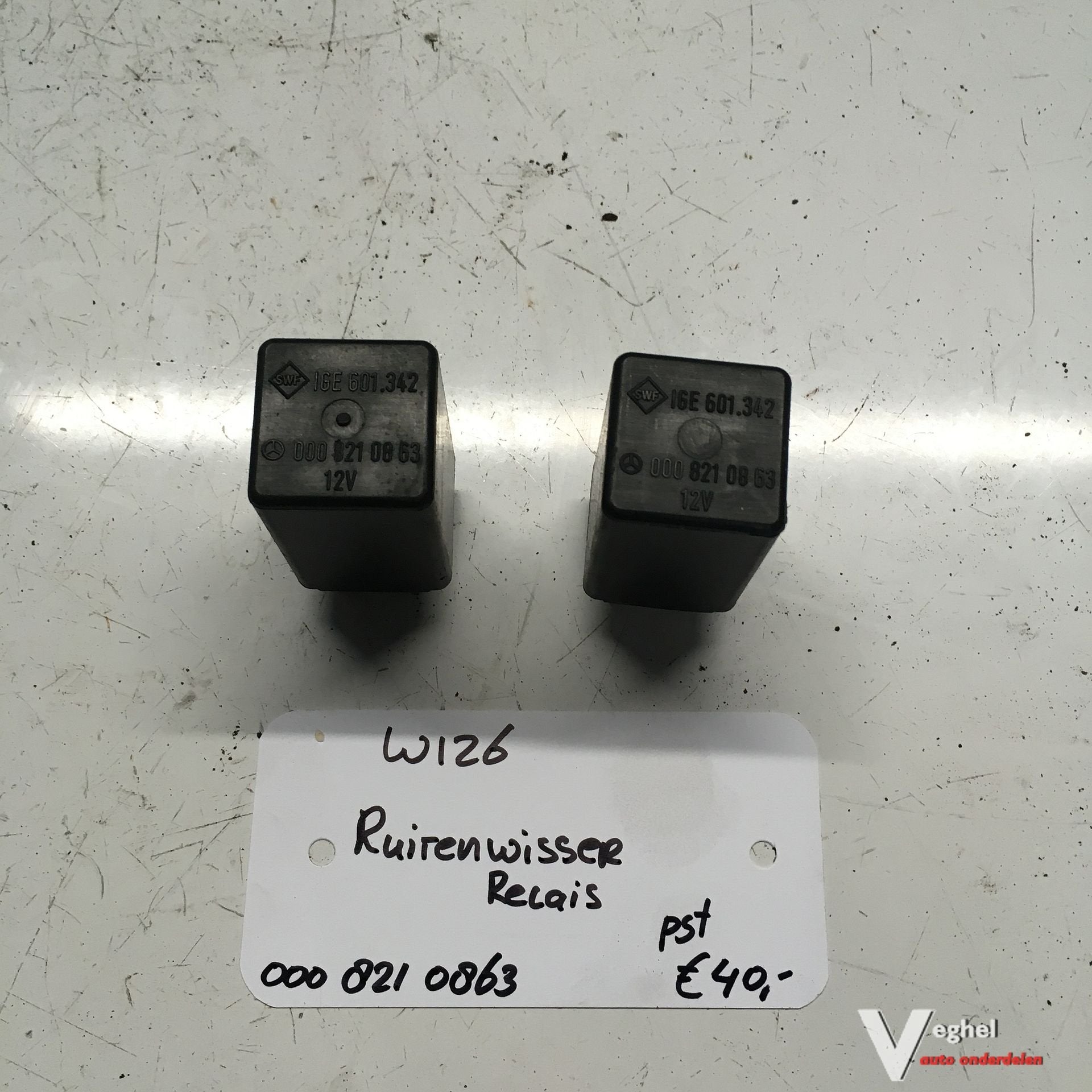 Mercedes W126  Ruitenwisser relais 000 821 0863, -, Utilisé, -, -