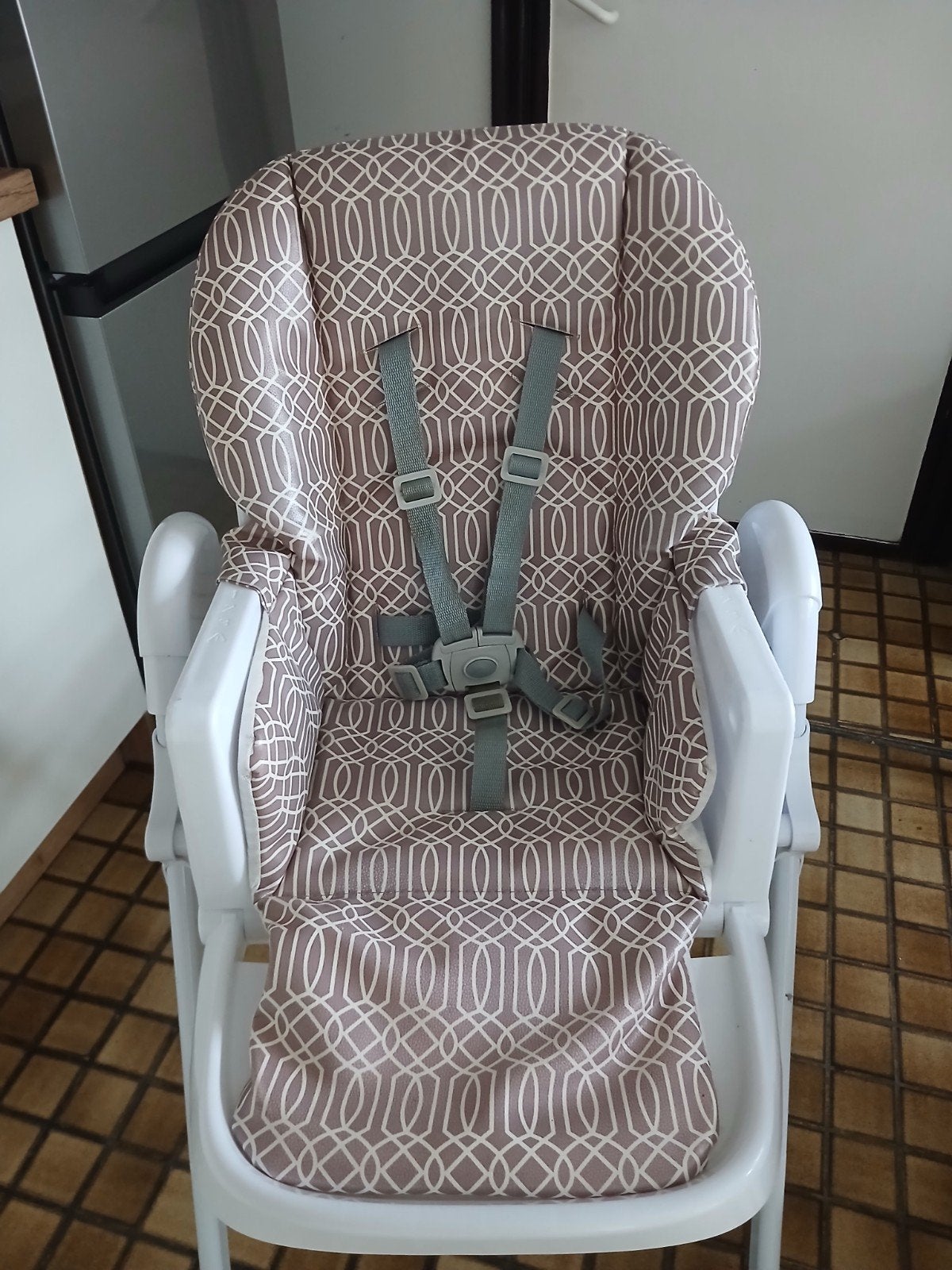chaise haute, Enfants & Bébés, Enlèvement, Neuf, Chaise(s)