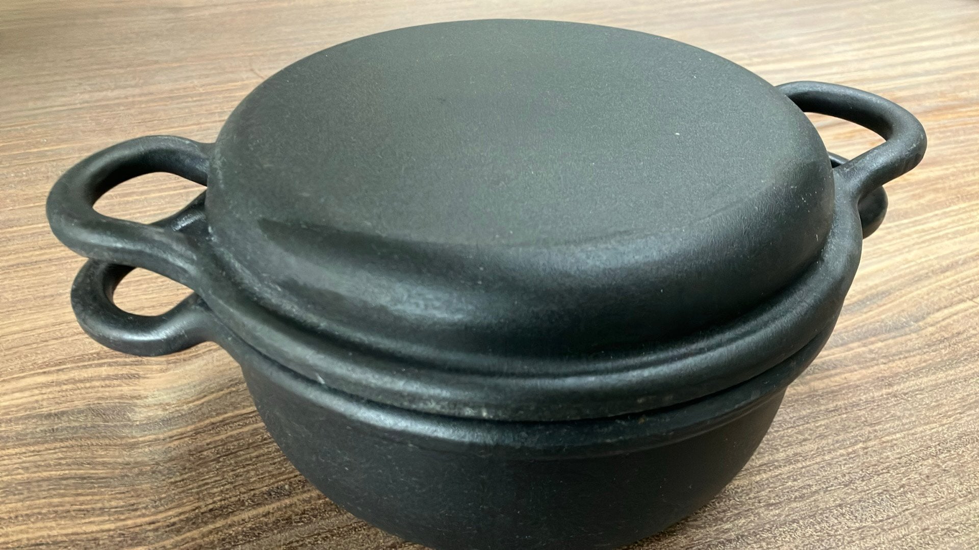 Carl Auböck vintage gietijzeren kookpot : CUL 1A, Huis en Inrichting, Ophalen of Verzenden, Zo goed als nieuw, Gietijzer