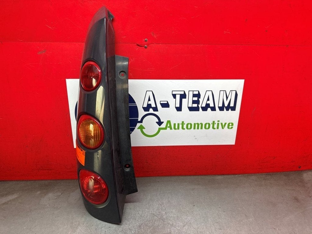 FEU ARRIÈRE GAUCHE Smart Forfour (454) (01-2004/06-2006), Smart Europe GmbH, Utilisé, Smart, Esslinger Straße  7
70771  Leinfelden-Echterdingen, DE