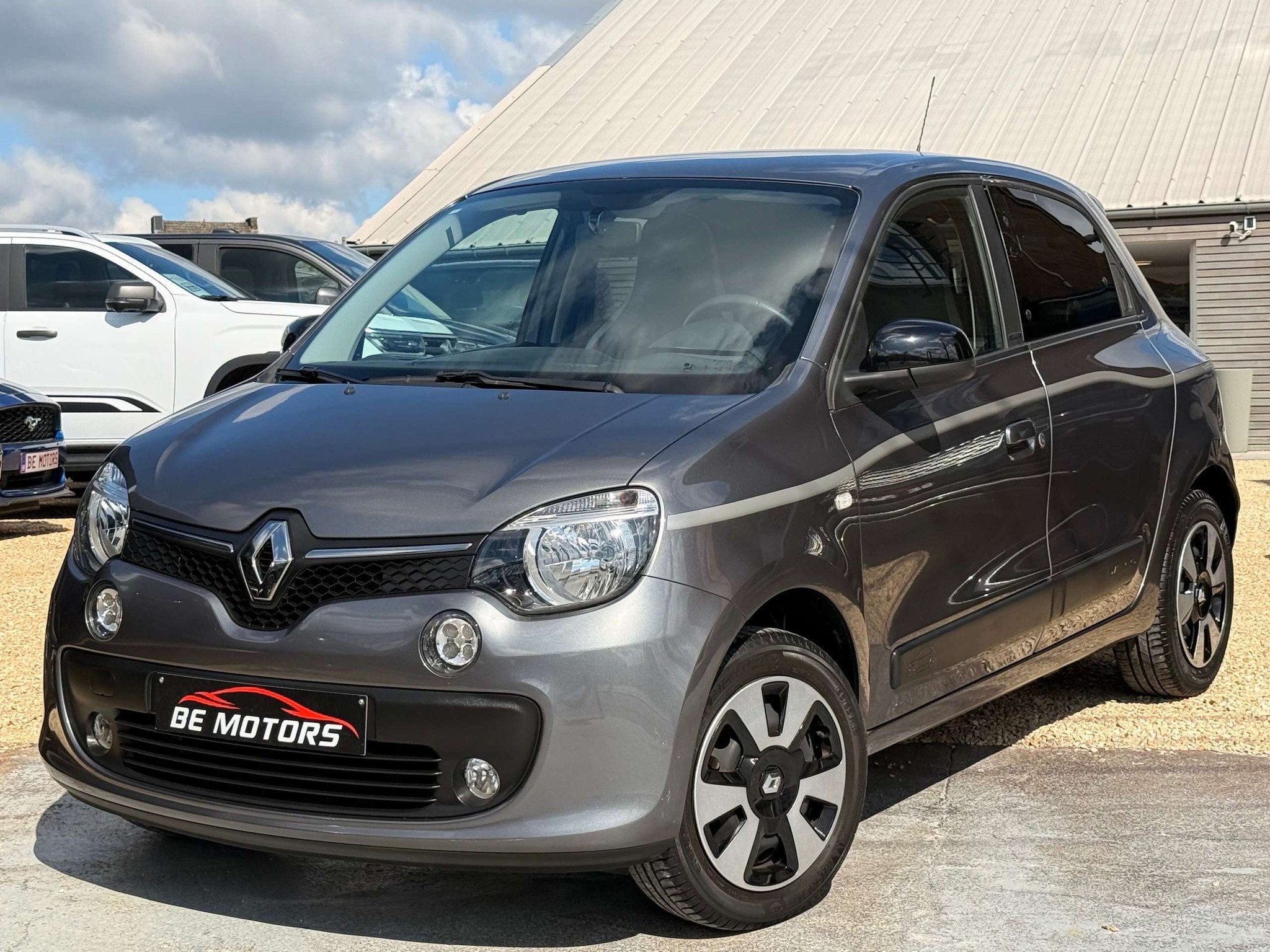 Renault Twingo 1.0i SCe Limited 70CV 1RE MAIN AIRCO BLUETOOT, Voorwielaandrijving, 4 zetels, Twingo, Gebruikt