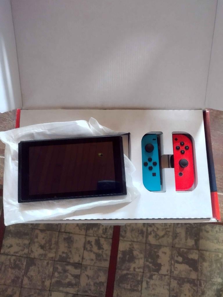 Console switch 1 v2, Enlèvement, Utilisé, Avec 2 manettes, Switch 2019 Upgrade