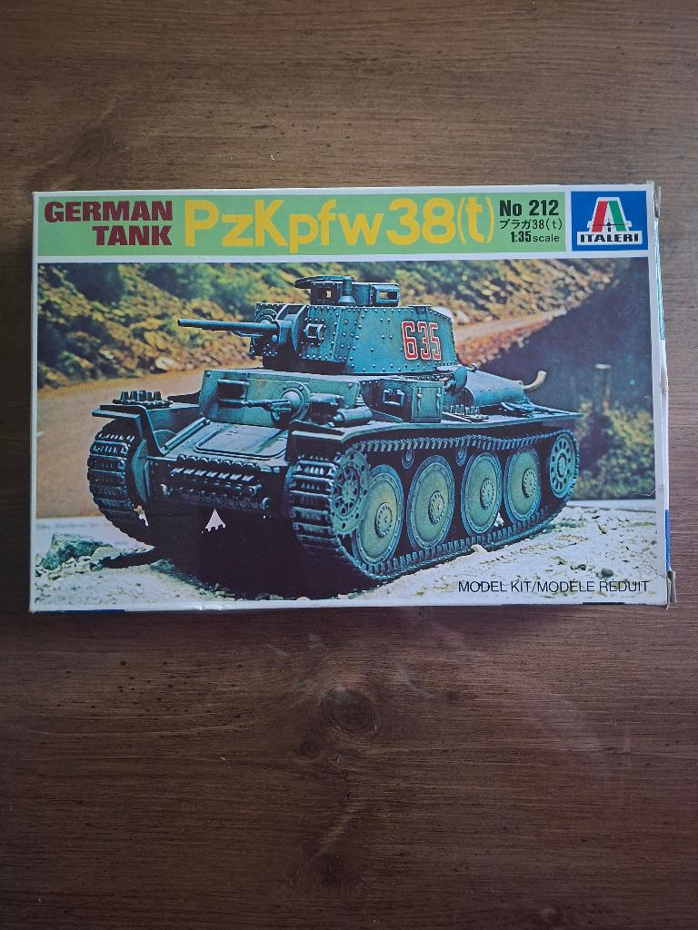 German tank + figurines, Hobby en Vrije tijd, Modelbouw | Figuren en Diorama's, Ophalen of Verzenden, Nieuw, 1:35 tot 1:50, Figuur of Figuren