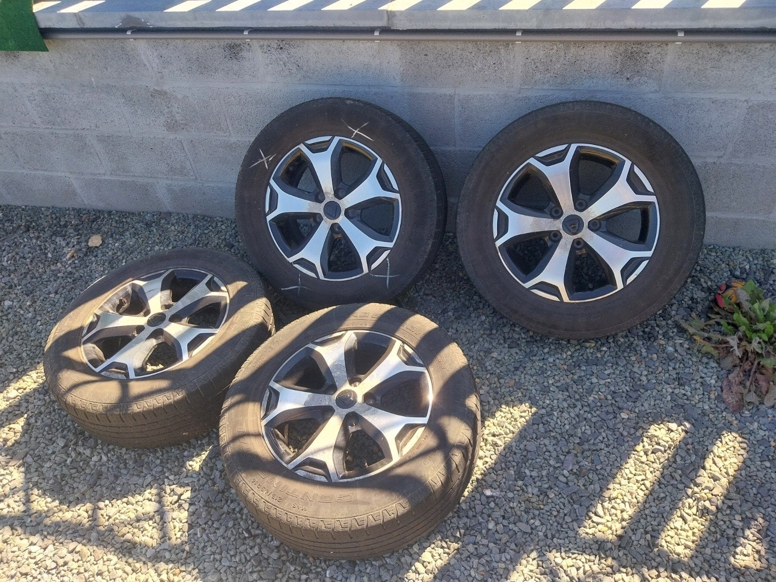 [À VENDRE] Pack de 4 Jantes Dacia 16" avec Pneus, Auto-onderdelen, Banden en Velgen, Ophalen, Band(en)