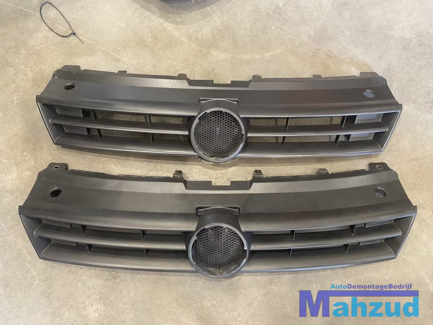 VW POLO 6R 6C 1.2 Grille gril 6R0853651B 6R0853651, Gebruikt, Volkswagen, Volkswagen AG, Vw@volkswagen.de