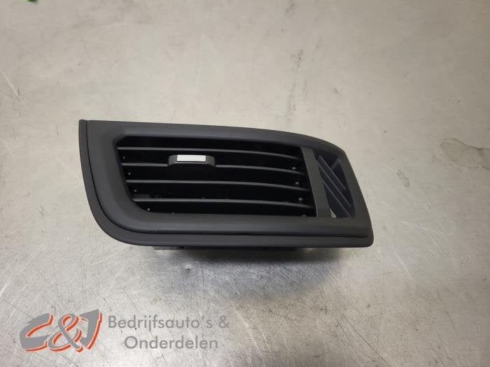Grille aération tableau de bord d'un Renault Trafic, Renault, -, 3 mois de garantie, Utilisé