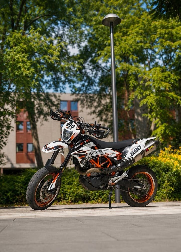 KTM SMC-R 690 Supermoto, Motos, Motos | KTM, SuperMoto, plus de 35 kW, 1 cylindre, Permis Moto A, ABS, Éclairage LED, Échappement sport