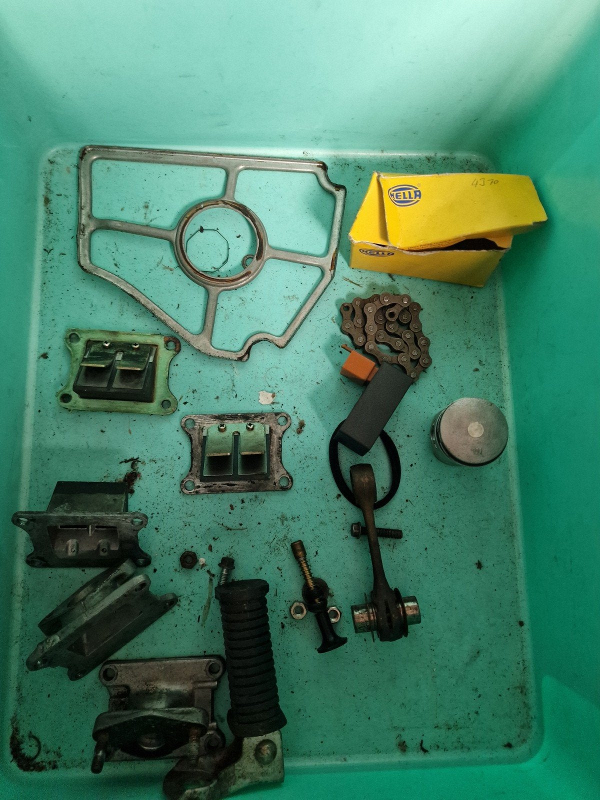 Honda MT MTX MBX restje onderdelen.

Meest is MT5

Zit een s, Ophalen of Verzenden
