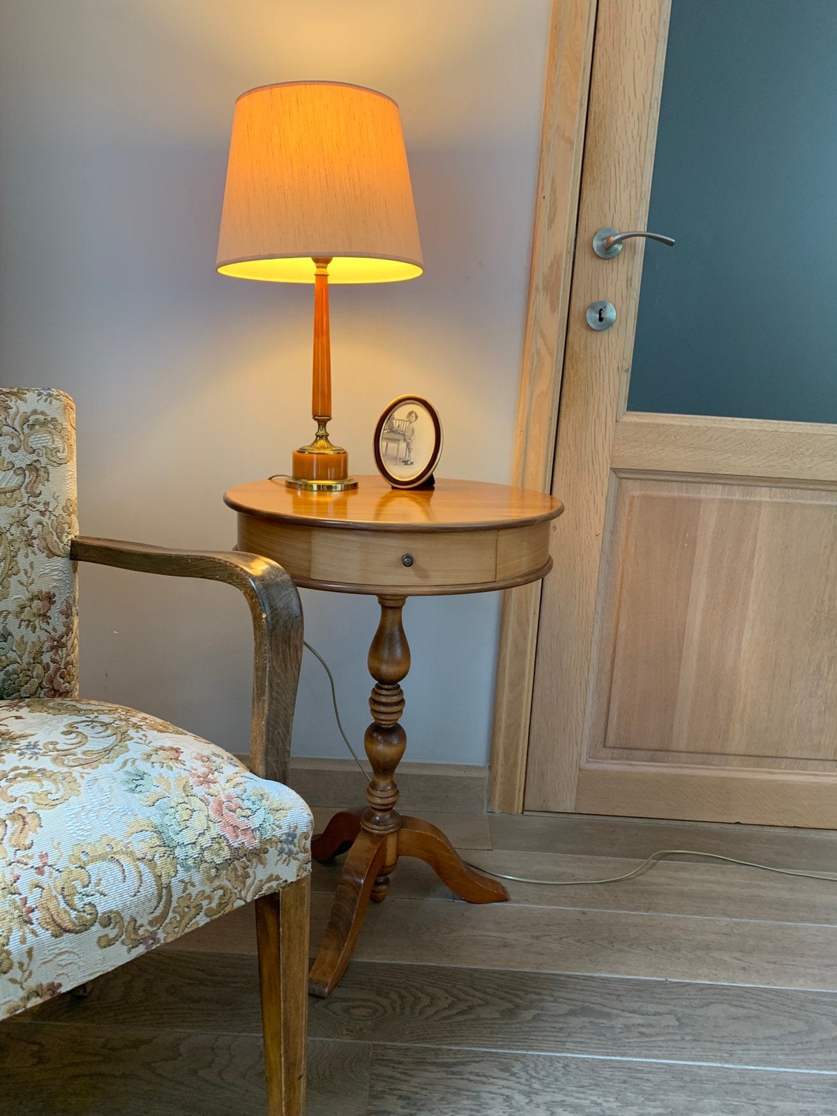 Guéridon en bois naturel de style classique, Ophalen, Minder dan 55 cm, Rond, Zo goed als nieuw
