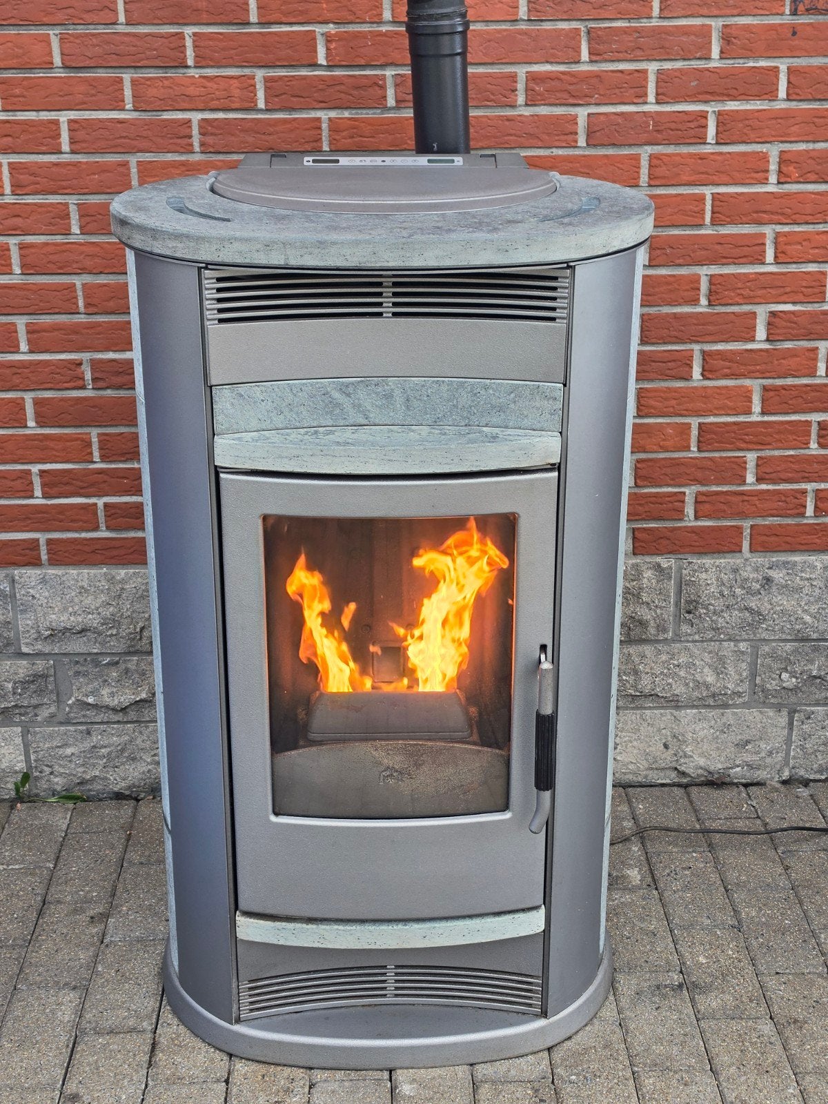 Livrez gratuitement un poêle à granulés Edilkamin Iris 12 kW, Enlèvement ou Envoi, Comme neuf, Poêle à granulés, Autoportant