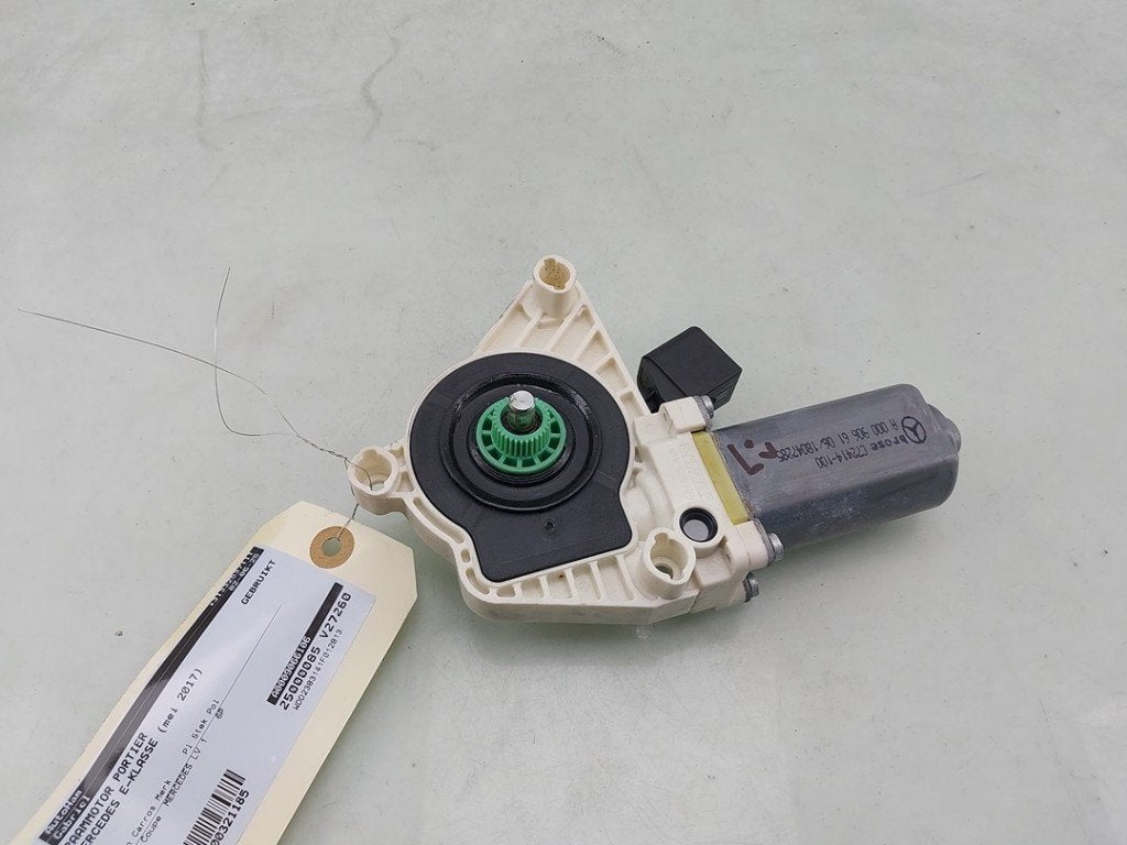 MOTEUR LEVE VITRE ELECTRIQUE E (C238) (|A0009066106|), Utilisé, Mercedes-Benz