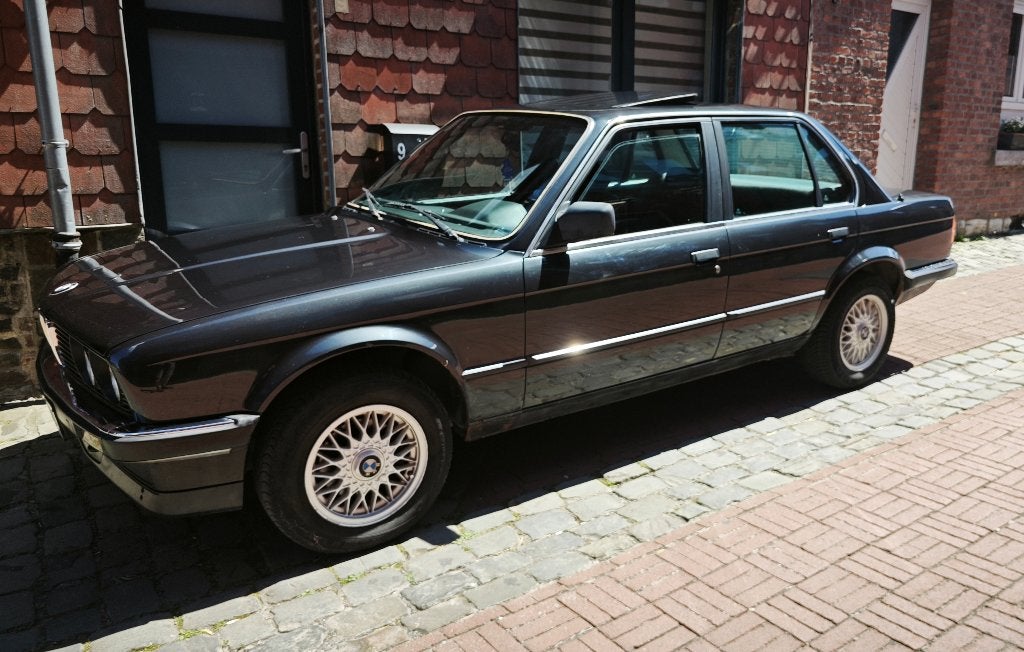 BMW E30 320i  1987 - 4 portes- 140.000 km - Roule bien, Autos, 4 portes, Boîte manuelle, 6 cylindres, Berline