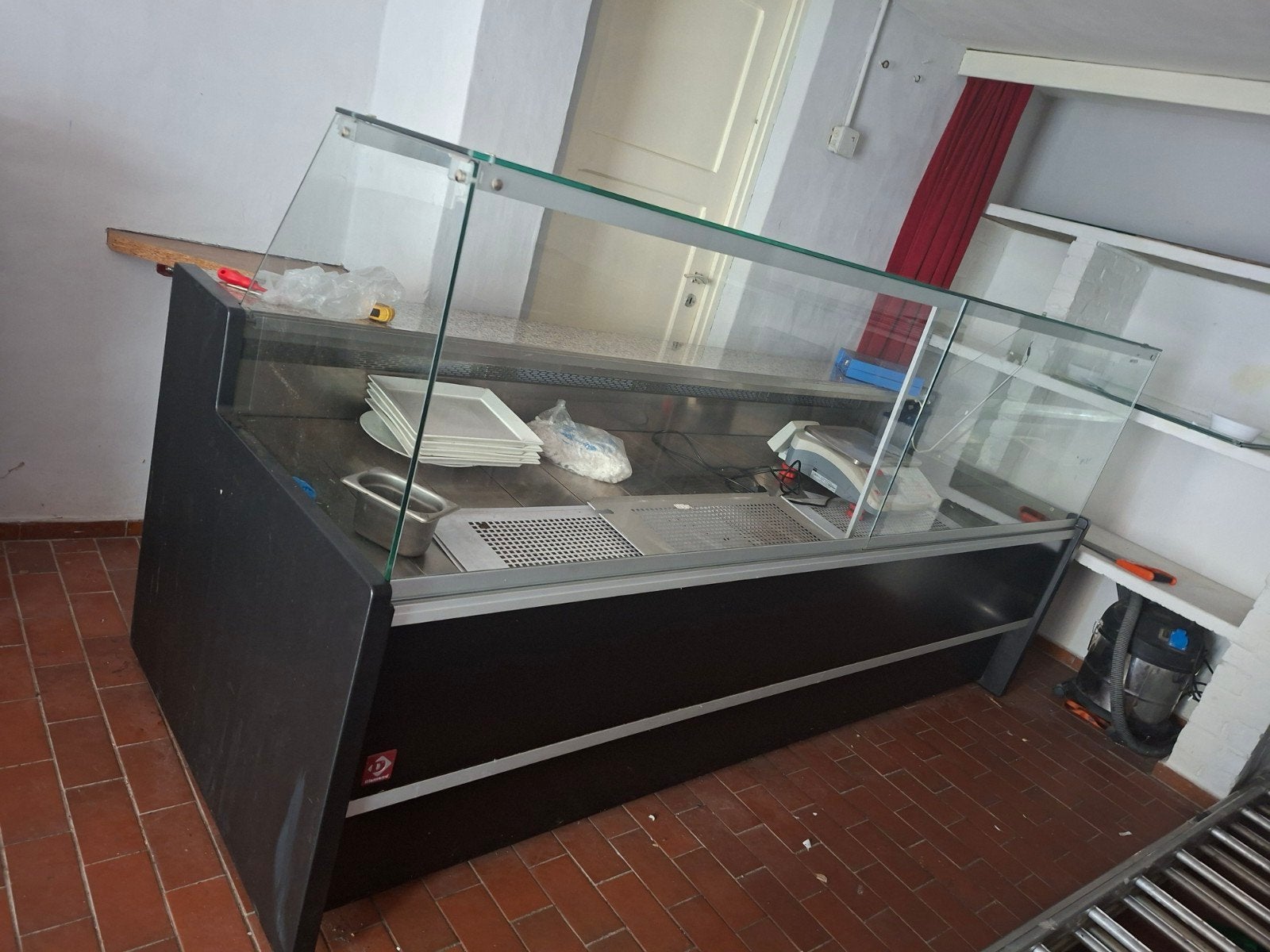 2 professionele gekoelde horecatoonbanken diamond europa, Ophalen, Koelen en Vriezen
