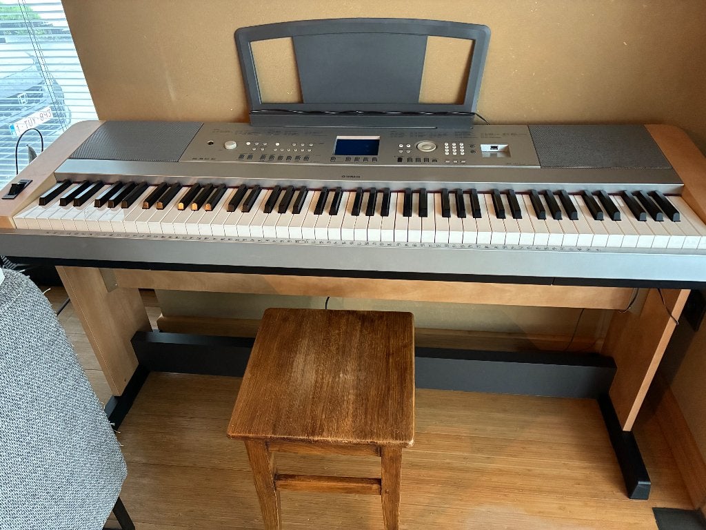 Yamaha piano DGX640, Musique & Instruments, Pianos, Enlèvement, Comme neuf, Brun, Piano
