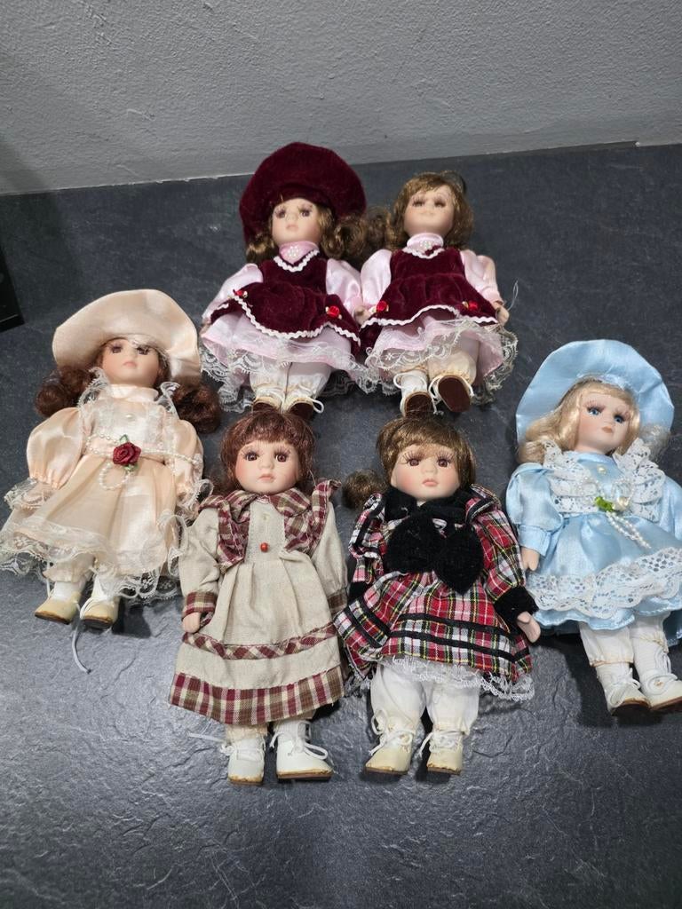 Assortiment porseleinen popjes, Verzamelen, Ophalen of Verzenden