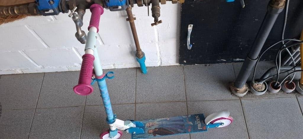 Kinderstep Frozen, Fietsen en Brommers, Steps, Ophalen, Zo goed als nieuw, Gewone step