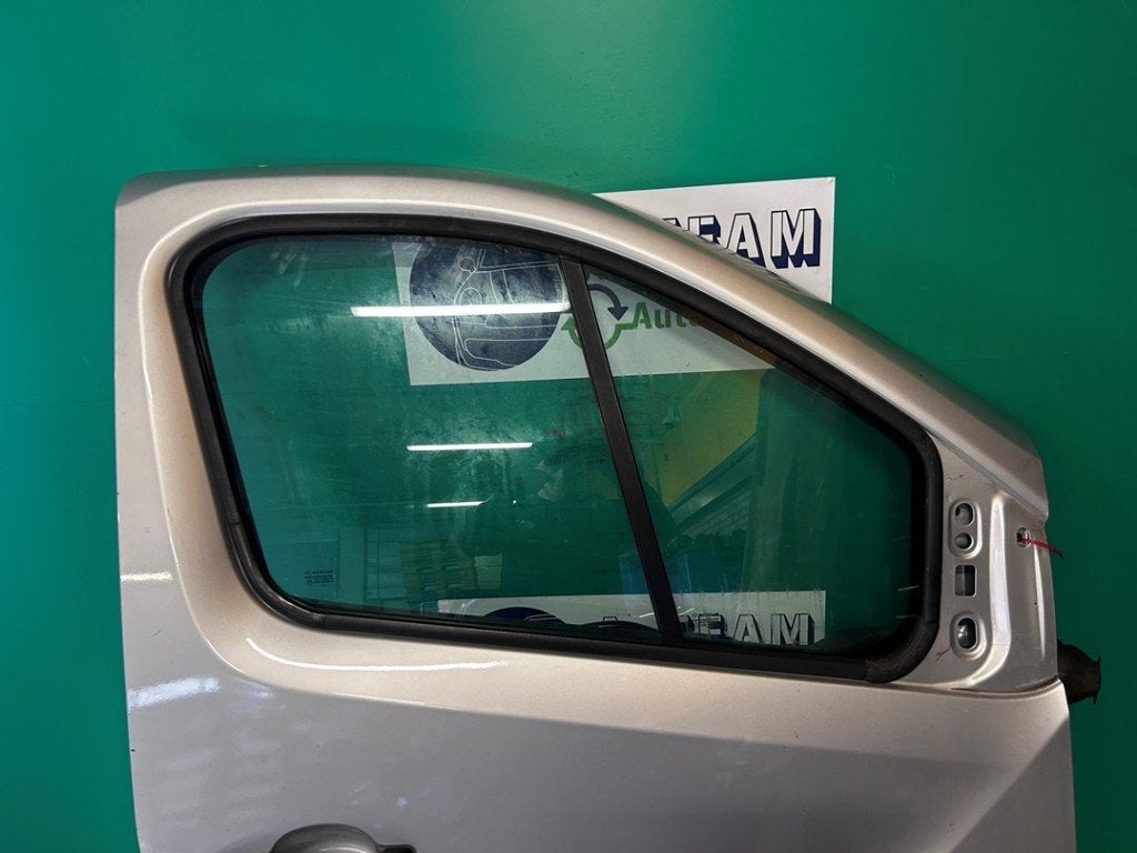 PORTIER RECHTS VOOR Renault, Auto-onderdelen, Gebruikt, Peter-Huppertz-Straße 5
51063  Köln, DE, Dialog.deutschland@renault.de