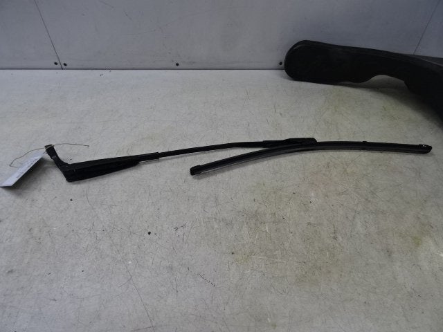 BRAS ESSUIE-GLACE AVANT DROIT Audi TT (FV3 / FVP), Mevr. I. Hauben, Audi, Utilisé, Rue de l'Espoir 34 34
4030  GRIVEGNÉE, BE