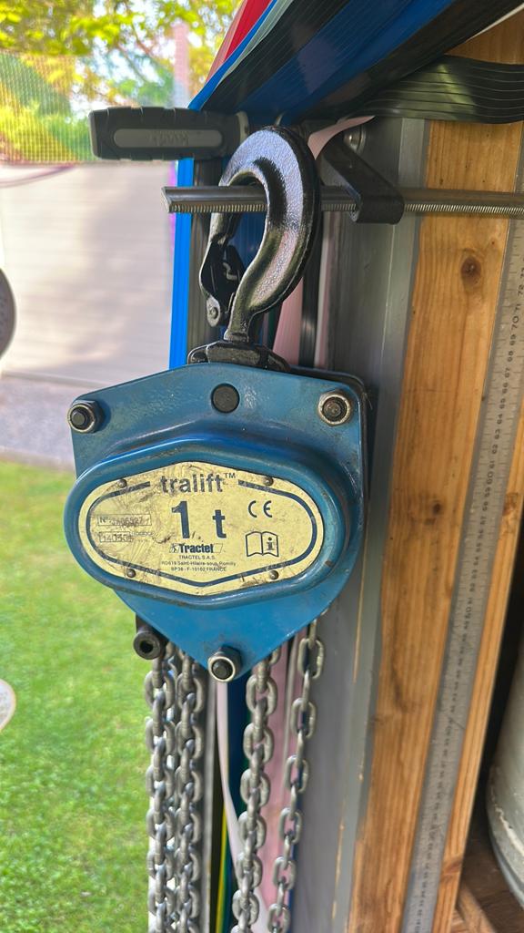 Kettingtakel van 1 ton, Ophalen, Zo goed als nieuw